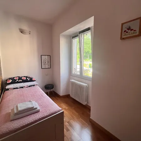 Casa Yuliya With View! Apartment Regoledo