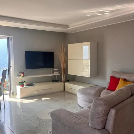 Apartment Casa Yuliya With View!